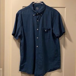 J. Crew men’s short sleeve button collar shirt L